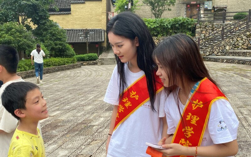 閩衛(wèi)院學(xué)子三下鄉(xiāng)：下黨義診守健康，重溫紅色記憶，筑牢信仰