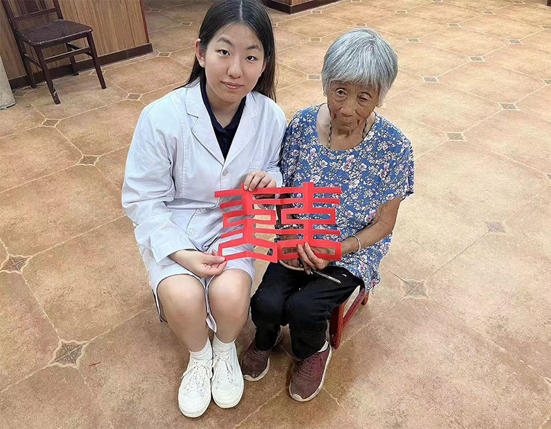 剪下百花開，紙上春秋往