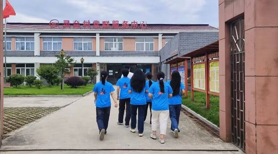 【童心相伴 夕陽同輝—巢湖學院數學與大數據學院赴同大鎮“一老一小“關愛服務團