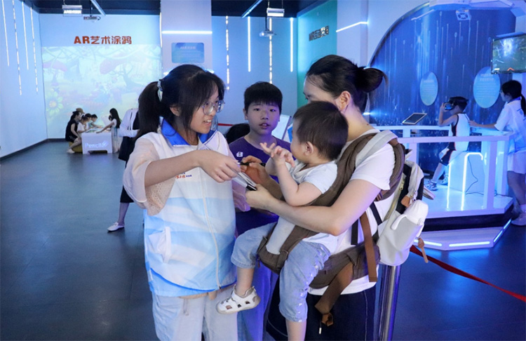 青春建功百千萬：網(wǎng)安學(xué)子科技下鄉(xiāng)，點(diǎn)亮鄉(xiāng)村孩子科學(xué)夢