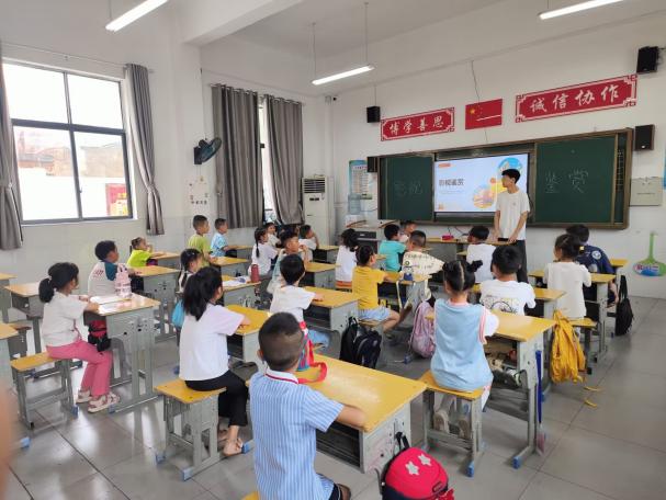 武昌理工學院云夢書韻志愿服務隊：探索銀幕藝術，傳承電影文化