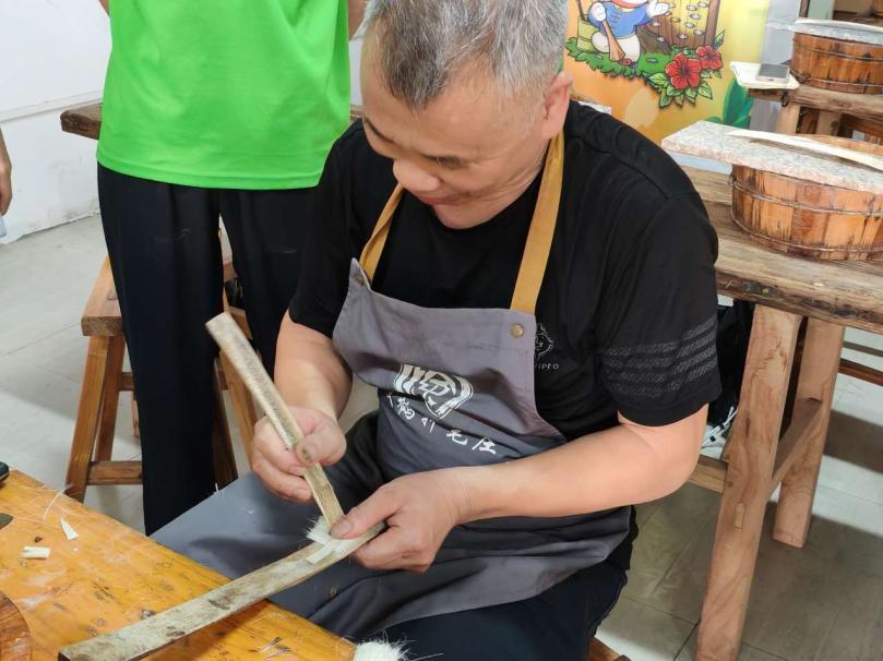 墨韻悠長，體驗非凡——“寶葫蘆”實踐團(tuán)隊 走進(jìn)徐華榮毛筆研學(xué)坊