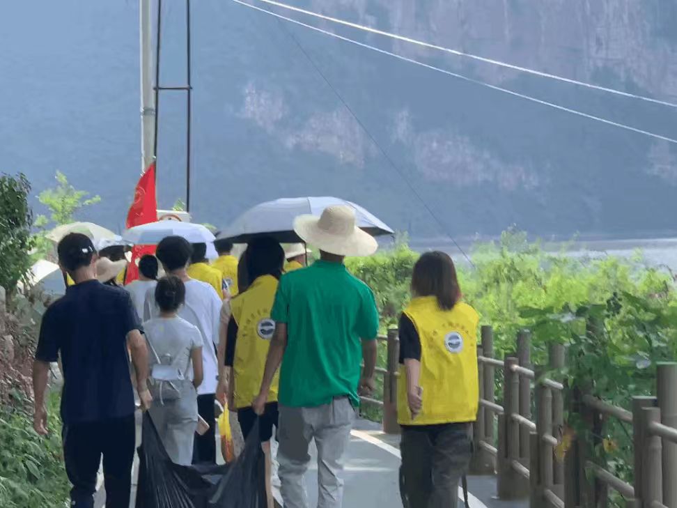 走進化屋村——實踐出真知，感悟促成長