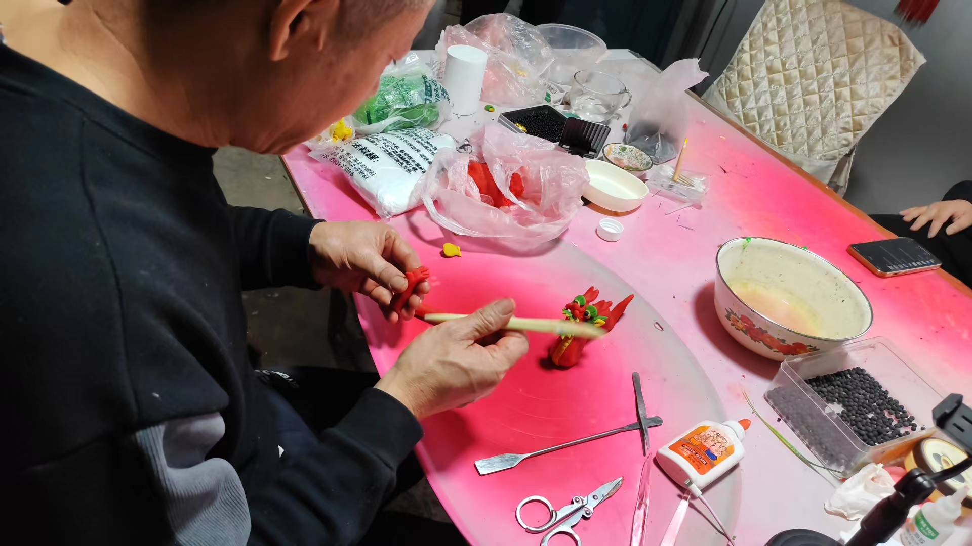 蘭理學子返家鄉：四十年如一日堅守，徐兒燈彰顯工匠精神
