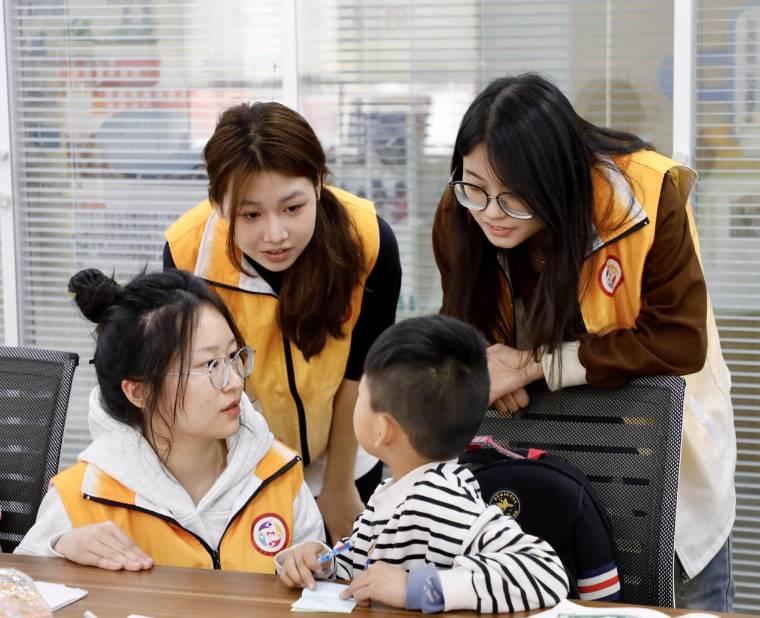 山東大學(xué)學(xué)生唐仲英愛(ài)心社2024年春季興趣課堂活動(dòng)圓滿結(jié)束